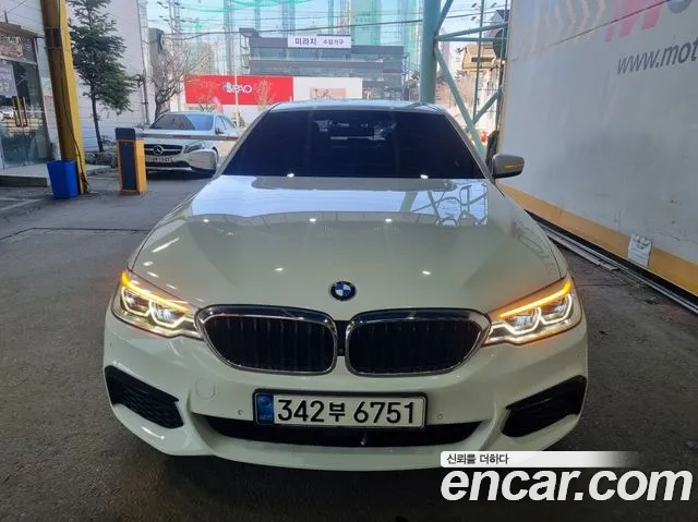 BMW 5 Series (G30) 2018 Белый из Кореи