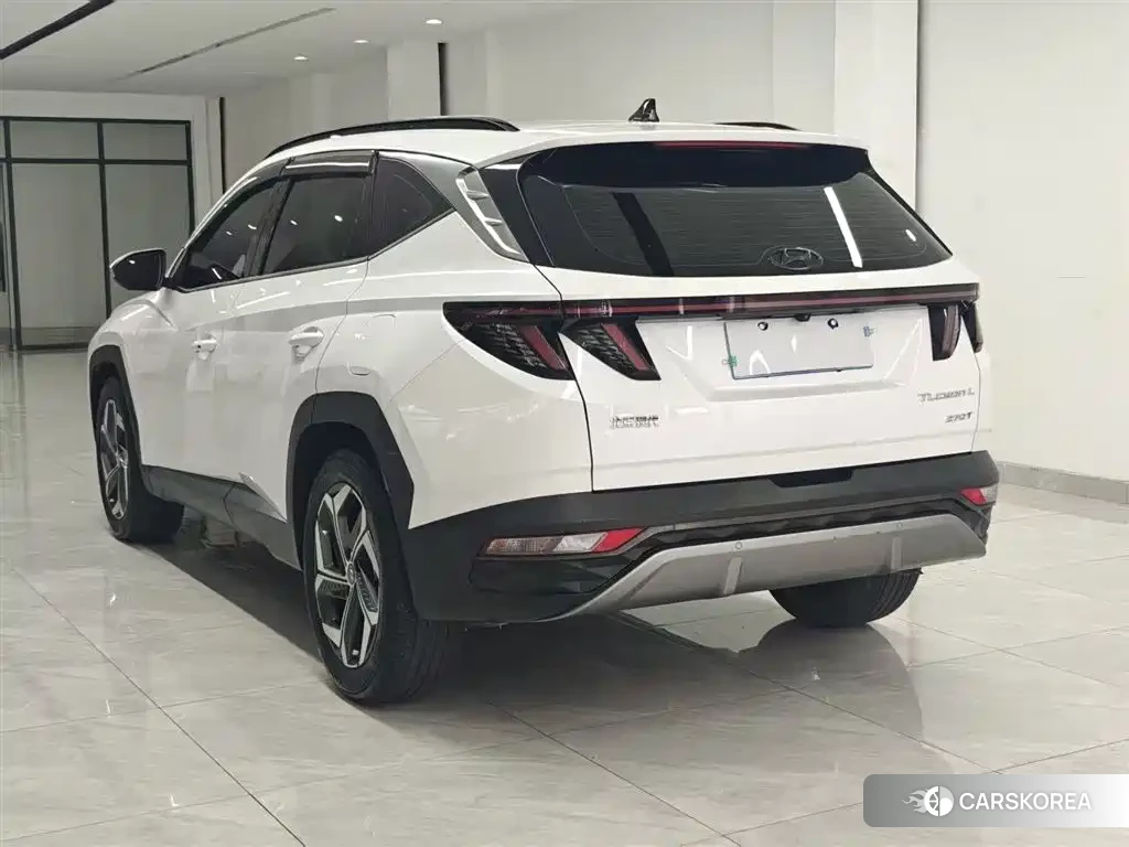 Hyundai Tucson 2023 Белый из Китая