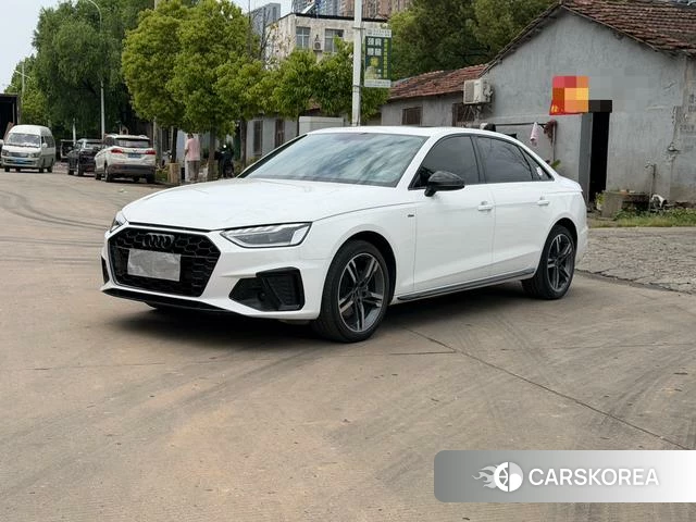 Audi A4L 2022 Белый из Китая