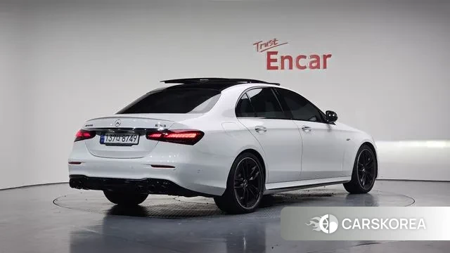 Mercedes-Benz E-Class W213 2023 Белый из Кореи