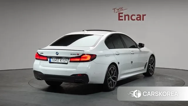 BMW 5 Series (G30) 2023 Белый из Кореи