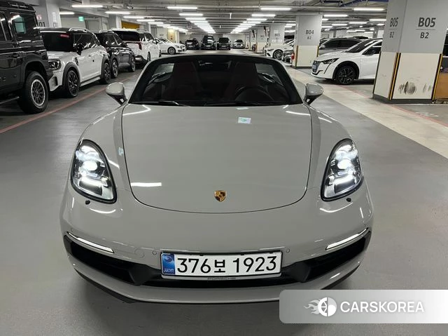 Porsche 718 Boxster 2024 Жемчужный цвет из Кореи