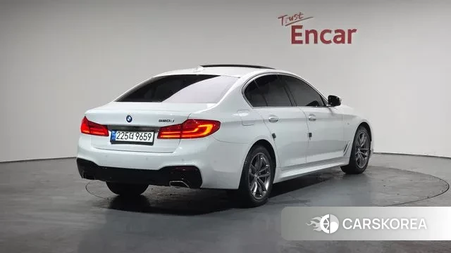 BMW 5 Series (G30) 2018 Белый из Кореи