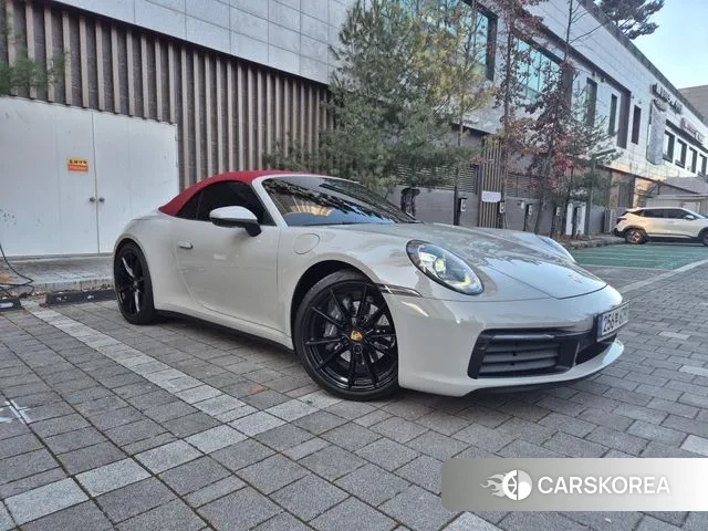 Porsche 911(992) 2021 Серебристо-серый из Кореи