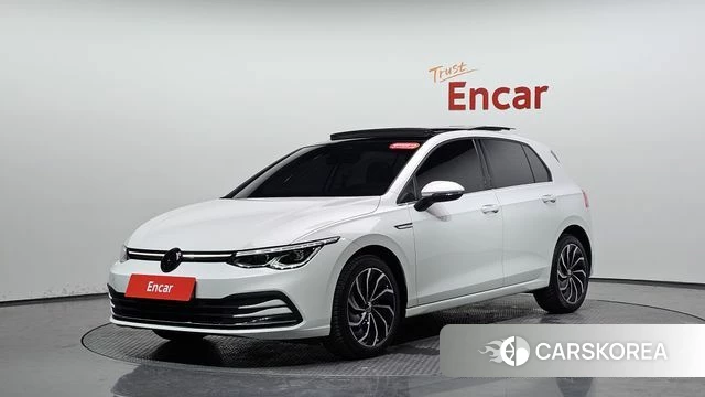Volkswagen Golf 8th Generation 2023 Белый из Кореи