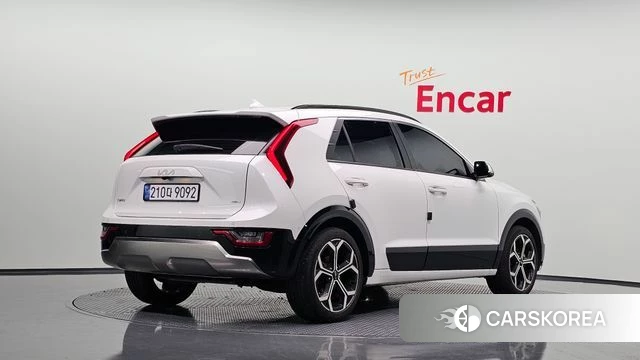 Kia Di Ol Nu Niro 2022 Белый из Кореи