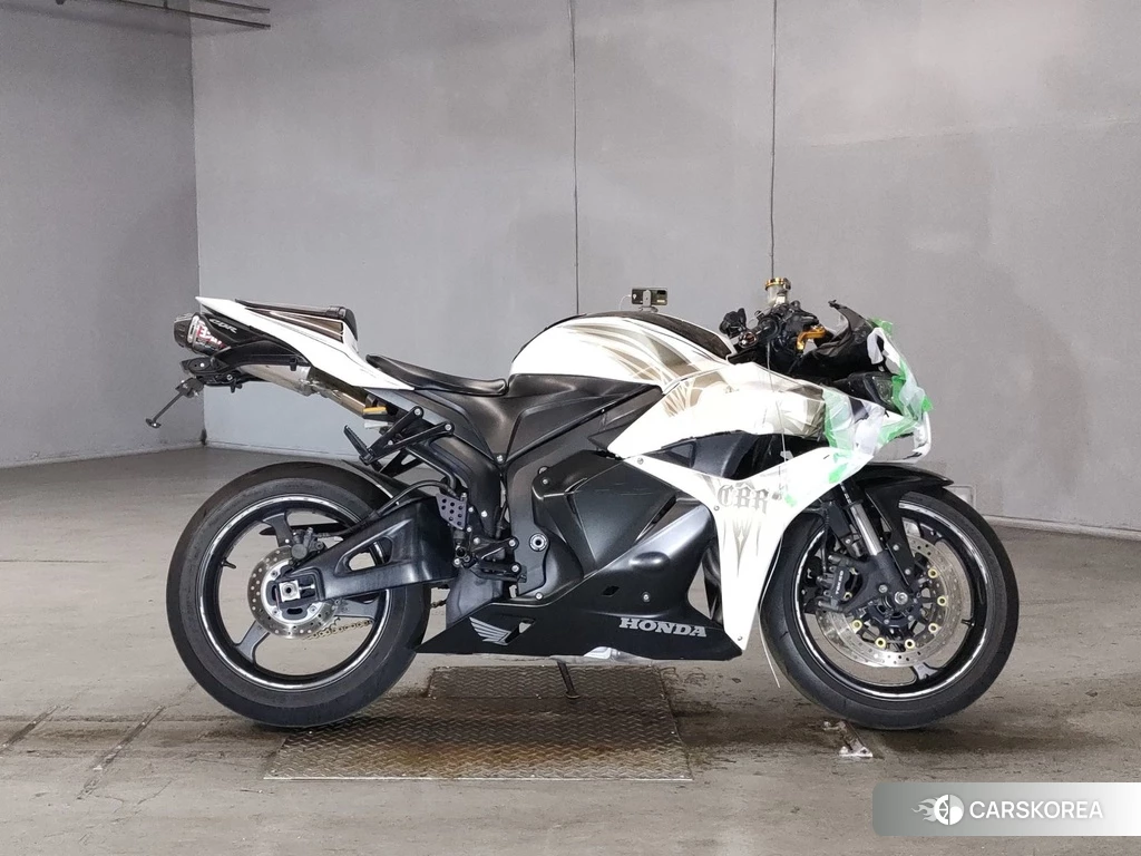 Проданный Honda CBR600RR 2011 из Японии, фото 2