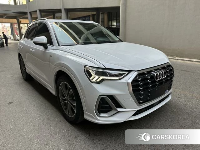 Audi Q3 2022 Белый из Китая