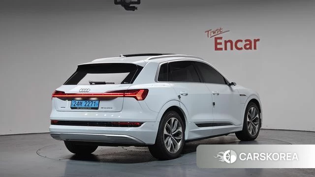 Audi e-Tron 2020 Белый из Кореи