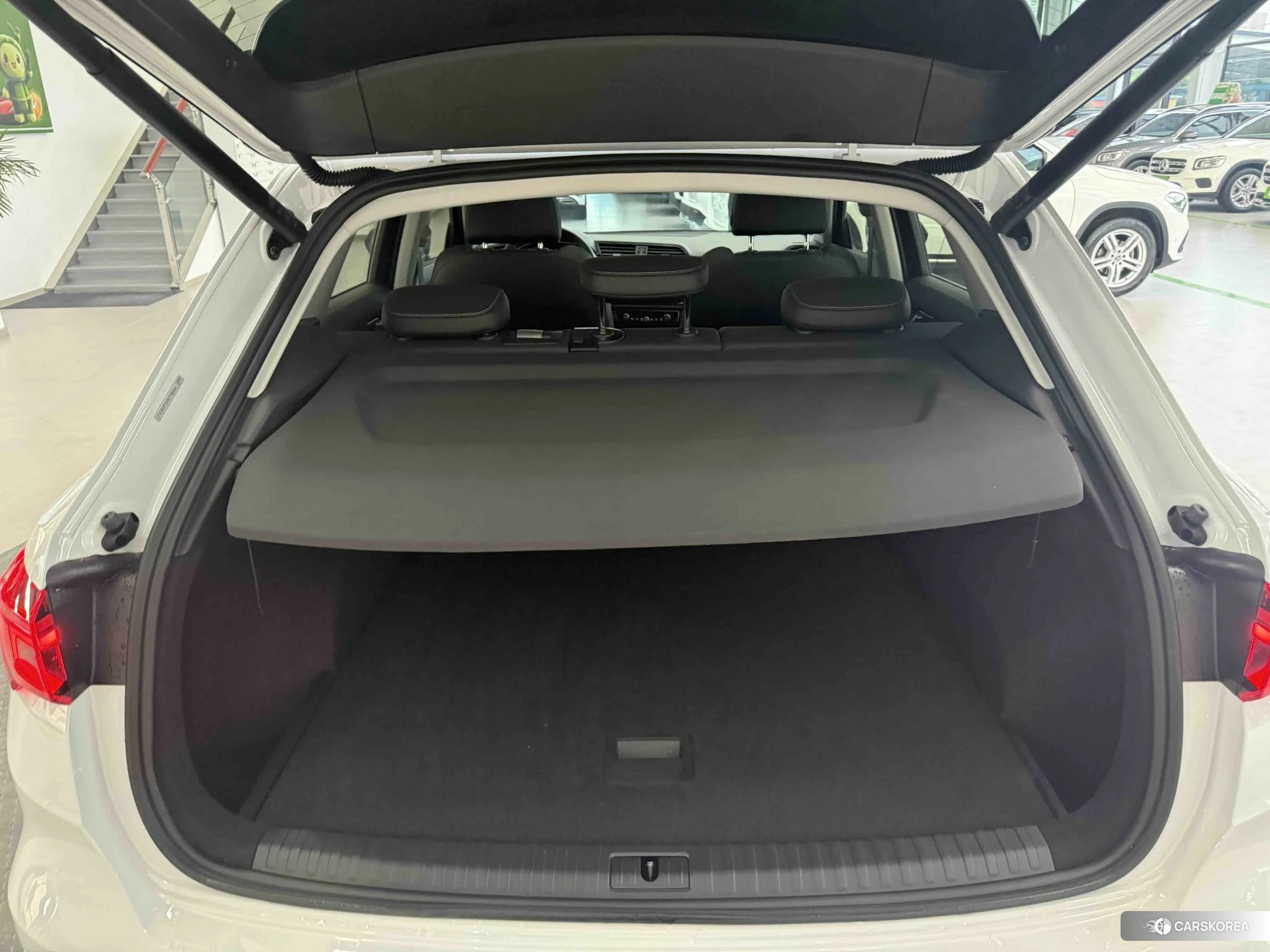 Audi Q3 2021 Белый из Китая