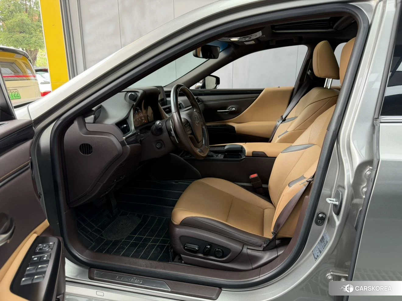 Lexus ES 2019 Серебристо-серый из Китая