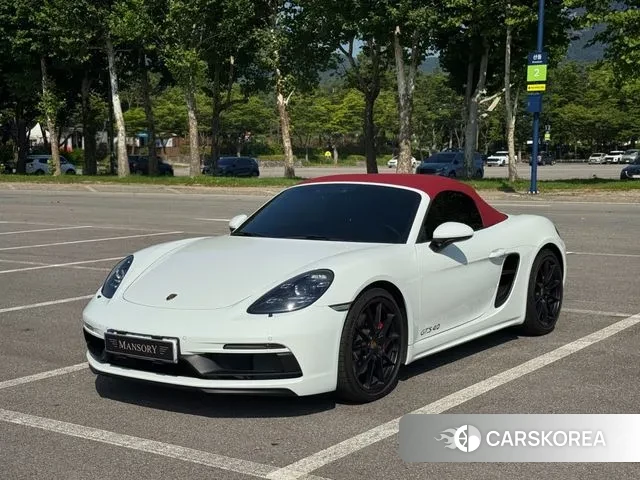 Porsche 718 Boxster 2021 Белый из Кореи