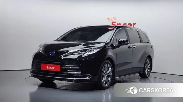 Toyota Sienna 4th Generation 2025 Черный из Кореи