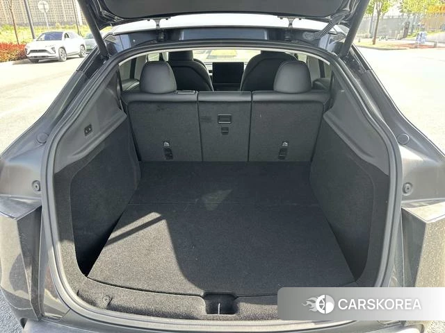 Tesla Model Y 2025 Темно-серый из Китая