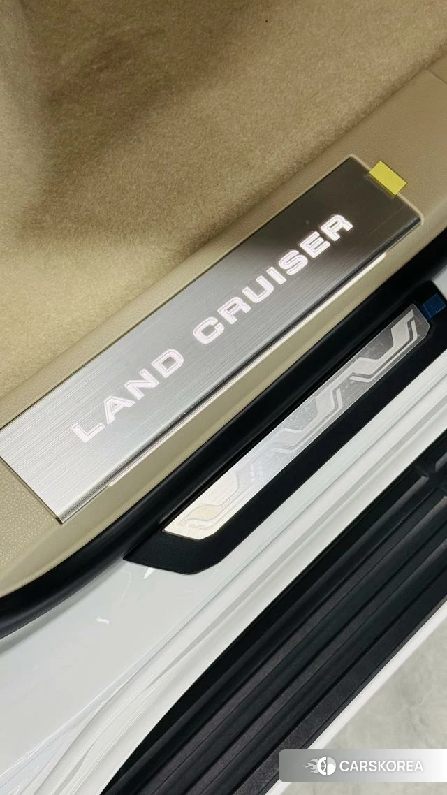 Toyota Land Cruiser (imported) 2024 Белый из Китая
