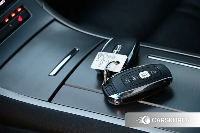 Lincoln MKZ 2018 Красный из Китая