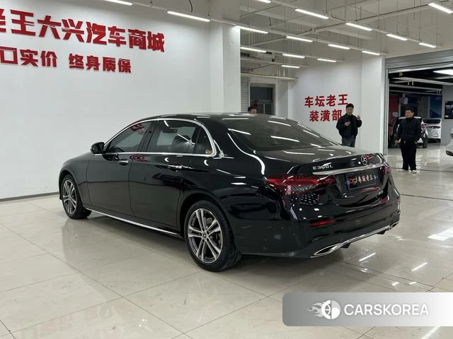 Mercedes-Benz E-class 2022 Черный из Китая