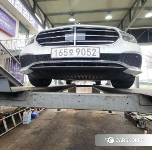 Mercedes-Benz E-Class W213 2022 Белый из Кореи