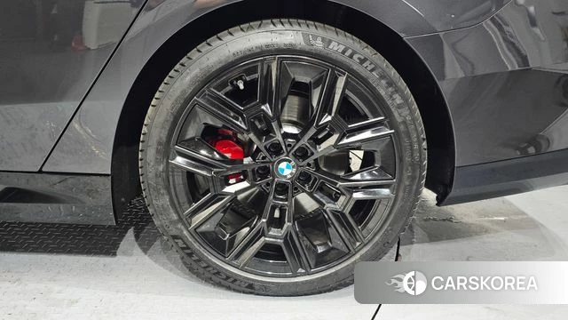 BMW 5 Series (G60) 2025 Серый из Кореи
