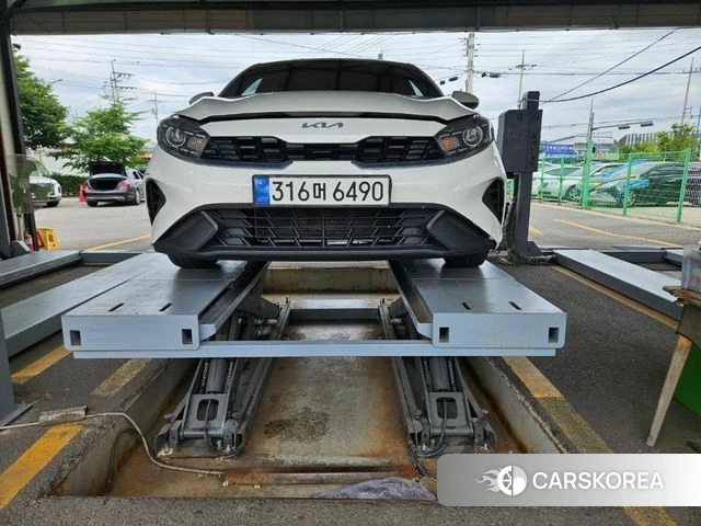 Kia The New K3 2nd generation 2024 Белый из Кореи