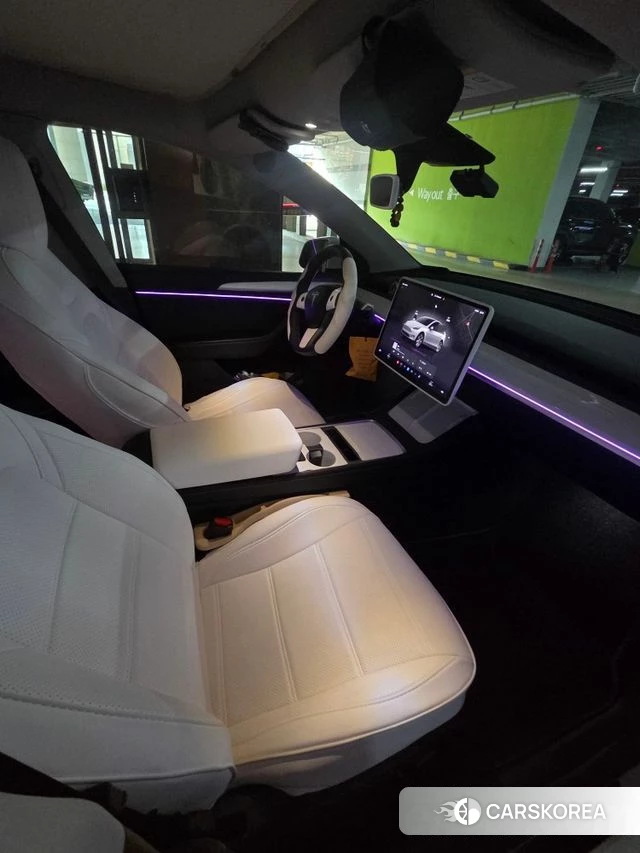 Tesla Model Y 2023 Белый из Кореи