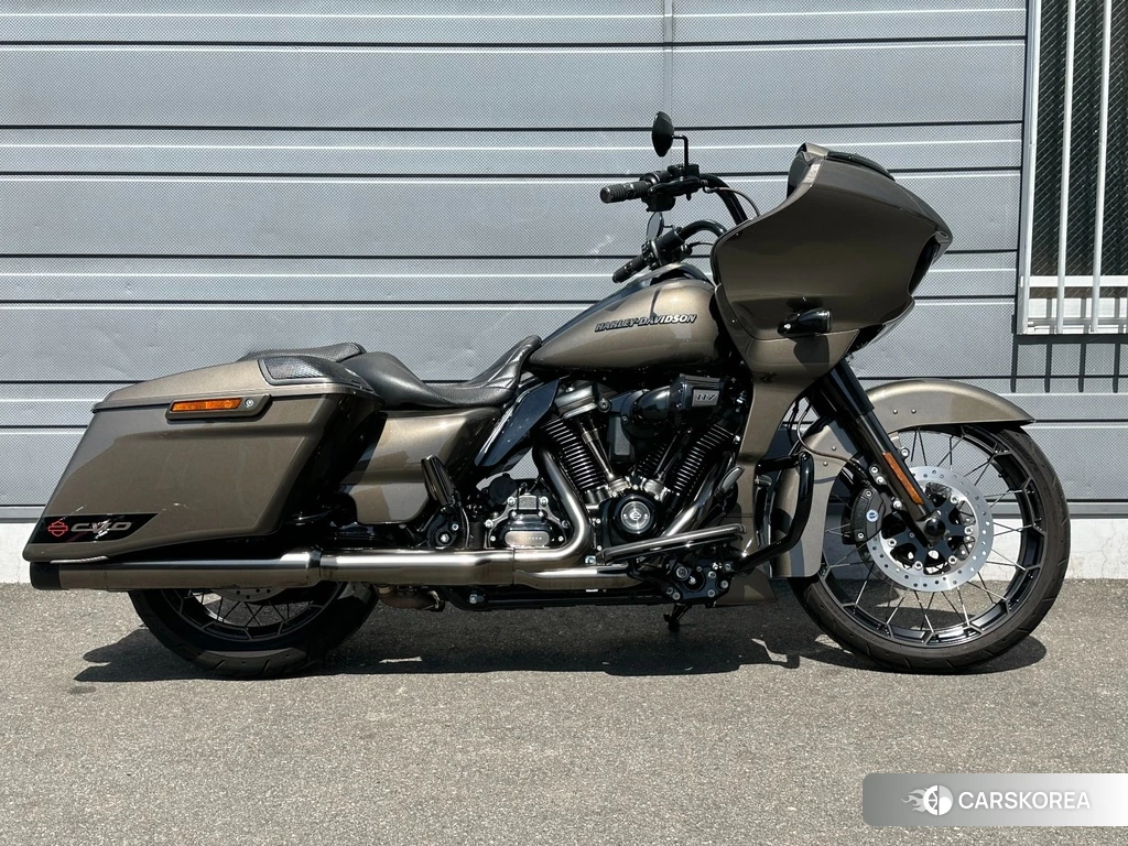 Проданный Harley-Davidson Road Glide FLTRXSE1800 CVO 2021 из Японии