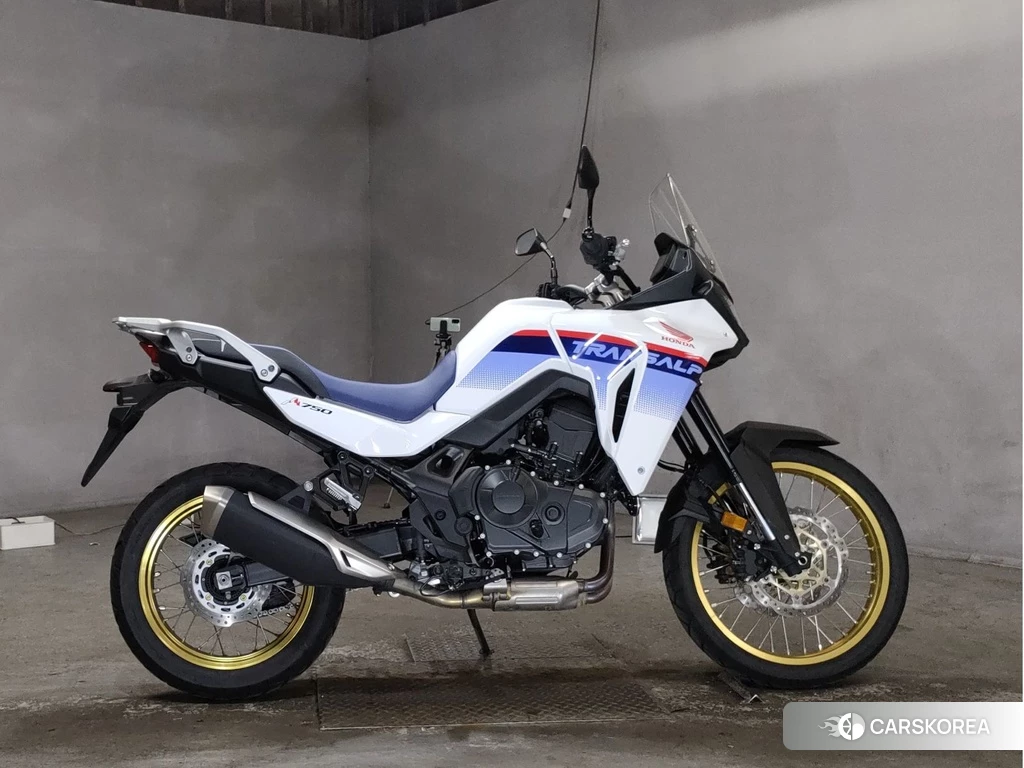 Проданный Honda TRANSALP XL750 2023 из Японии, фото 2