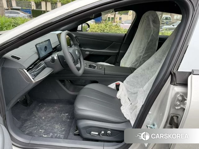 Dongfeng Yipai eπ007 2026 Серебристо-серый из Китая