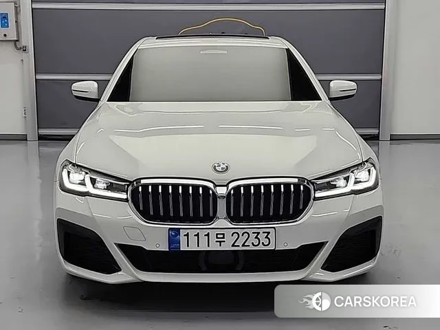 BMW 5 Series (G30) 2022 Белый из Кореи