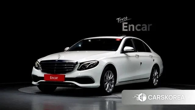 Mercedes-Benz E-Class W213 2019 Белый из Кореи