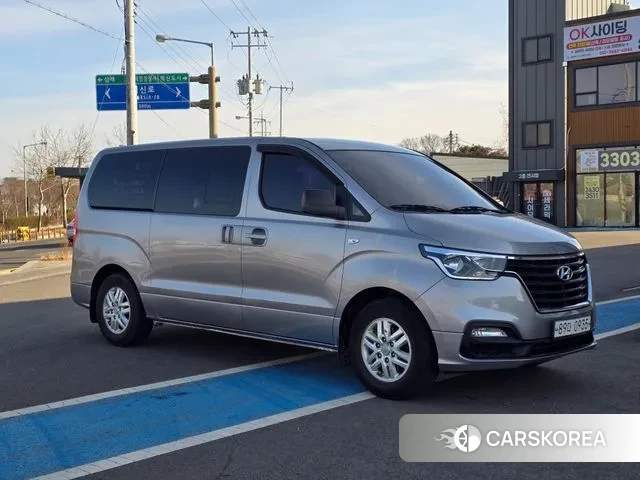 Hyundai The New Grand Starex 2018 Серебристо-серый из Кореи