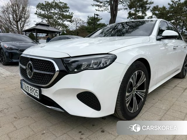 Mercedes-Benz E-Class W214 2024 Белый из Кореи