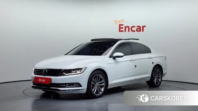 Volkswagen Passat GT (B8) 2018 Белый из Кореи