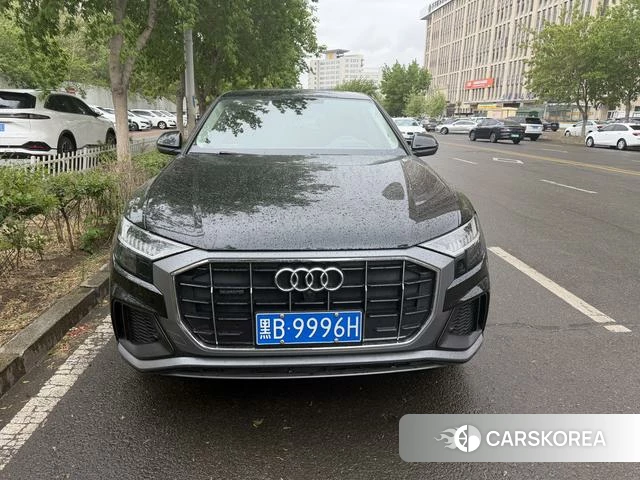 Audi Q8 2022 Черный из Китая