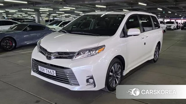 Toyota Sienna 2019 Белый из Кореи