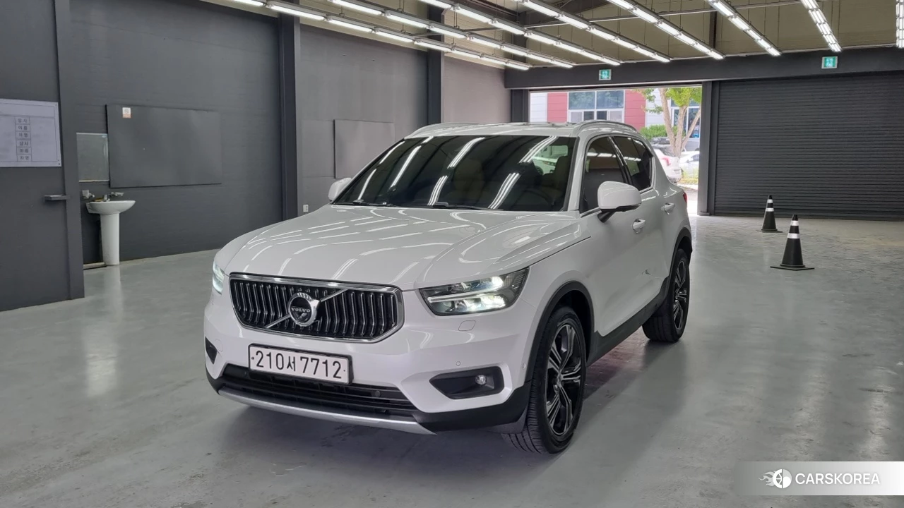 Volvo XC40 2021 Белый из Кореи