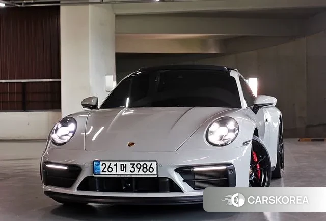 Porsche 911(992) 2022 Серебристо-серый из Кореи