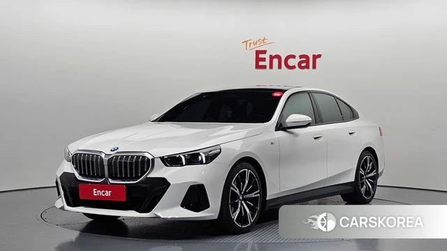 BMW 5 Series (G60) 2023 Белый из Кореи