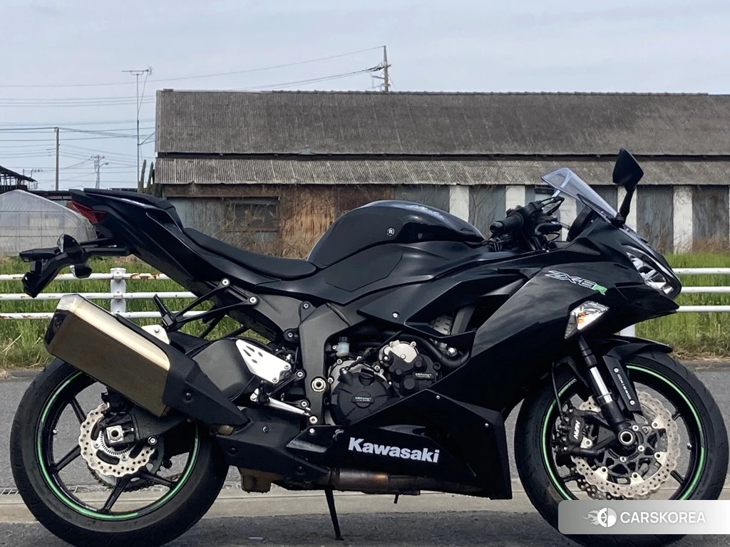 Проданный Kawasaki NINJA ZX-6R 2019 из Японии, фото 2