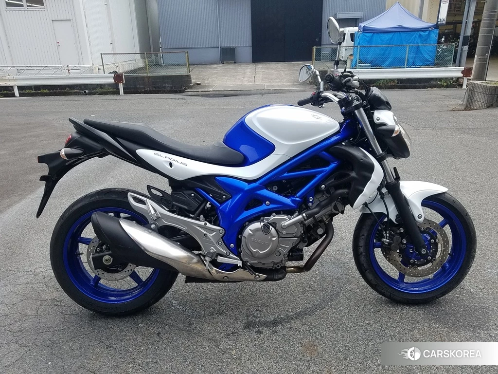 Проданный Suzuki GLADIUS 400 ABS 2012 из Японии