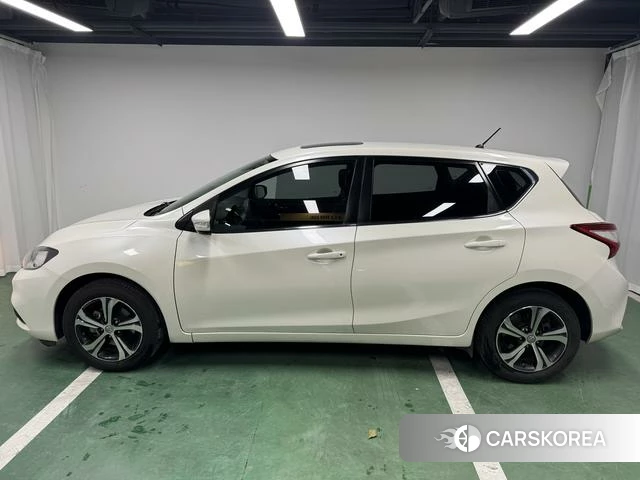 Nissan TIIDA 2019 Белый из Китая