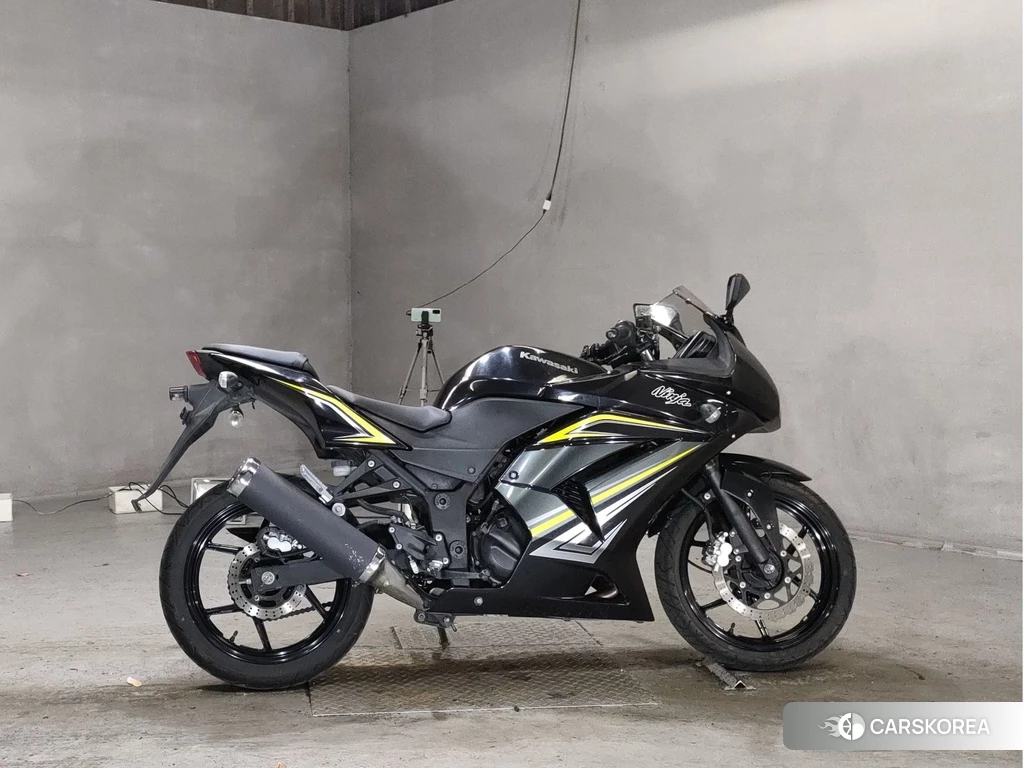 Проданный Kawasaki NINJA 250R id 4148219 из Японии