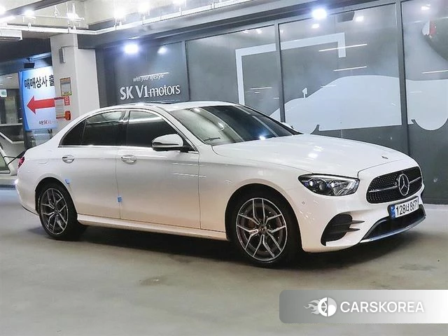 Mercedes-Benz E-Class W213 2022 Белый из Кореи