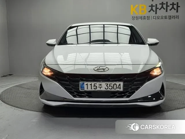 Hyundai Avante (CN7) 2021 Белый из Кореи