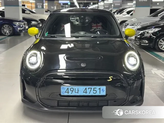 Mini Cooper Electric 2022 Черный из Кореи