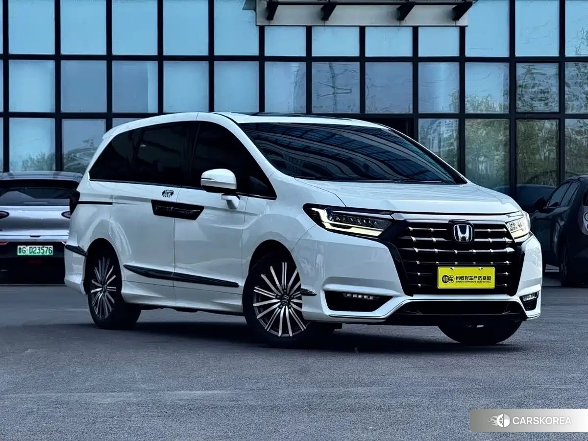 Honda Elysion 2023 Белый из Китая