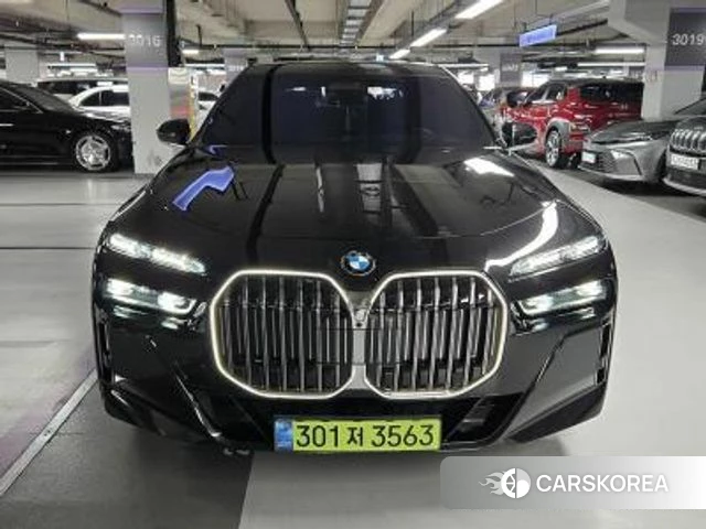 BMW 7 Series (G70) 2024 Черный из Кореи
