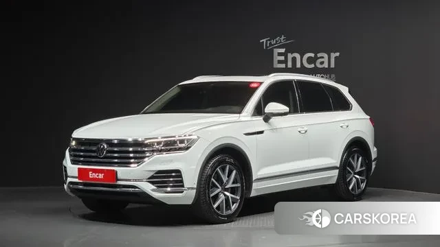 Volkswagen Touareg 3rd generation 2022 Белый из Кореи
