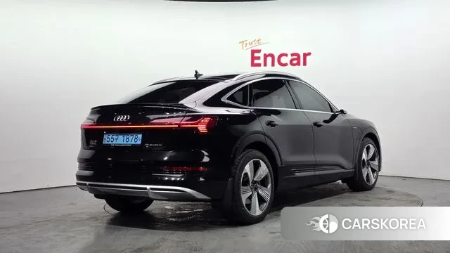 Audi e-Tron 2021 Черный из Кореи