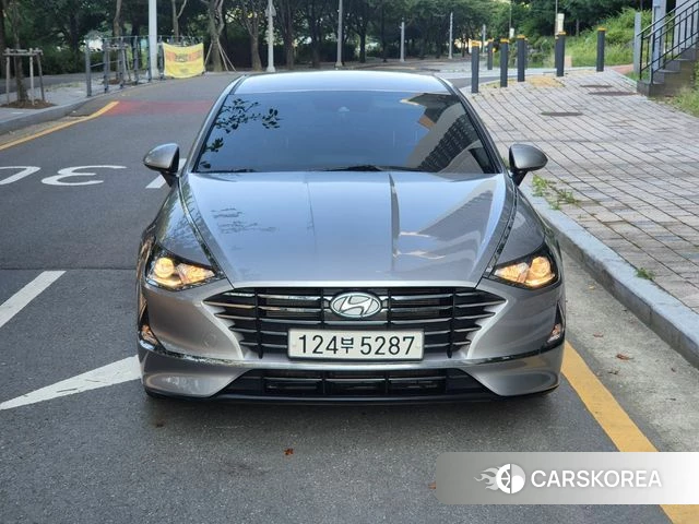 Hyundai Sonata (DN8) 2020 Серебристо-серый из Кореи